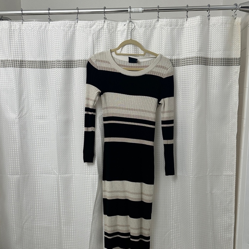 Just...Taylor Black and White Long Sleeve Dress